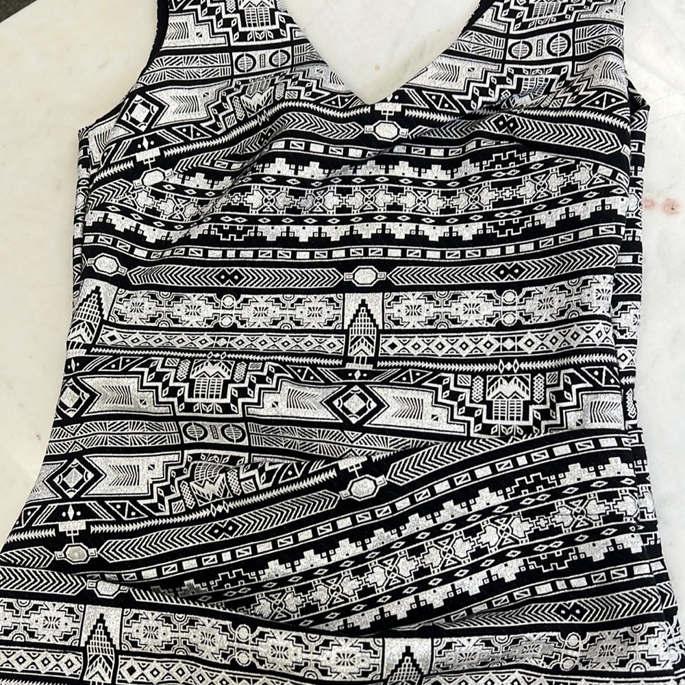 Nicole Miller Artelier Dress. Black White & Silver. Size 2 - Picture 4 of 4
